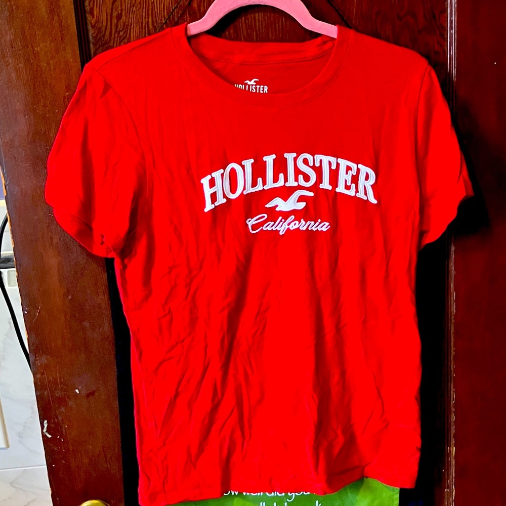 Hollister Bright Red Tee 100% Cotton NWOT